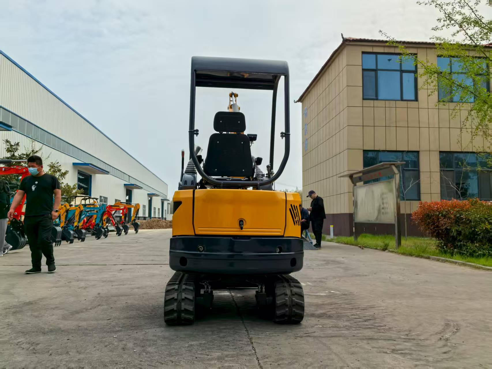 2T Tailless Small Excavator EP - Urban Farming Is recension och pris